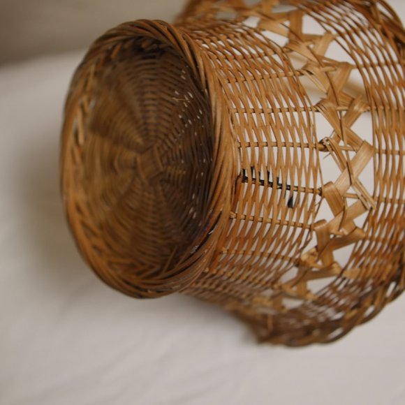 Wicker Basket w/ Handle - Picture 4 of 5